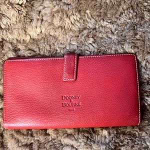 Dooney & Bourke 1975 wallet